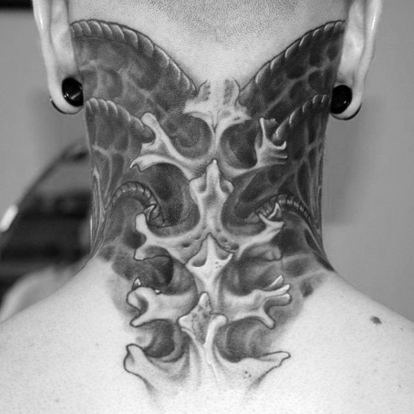 tatuaje columna vertebral para hombre 72