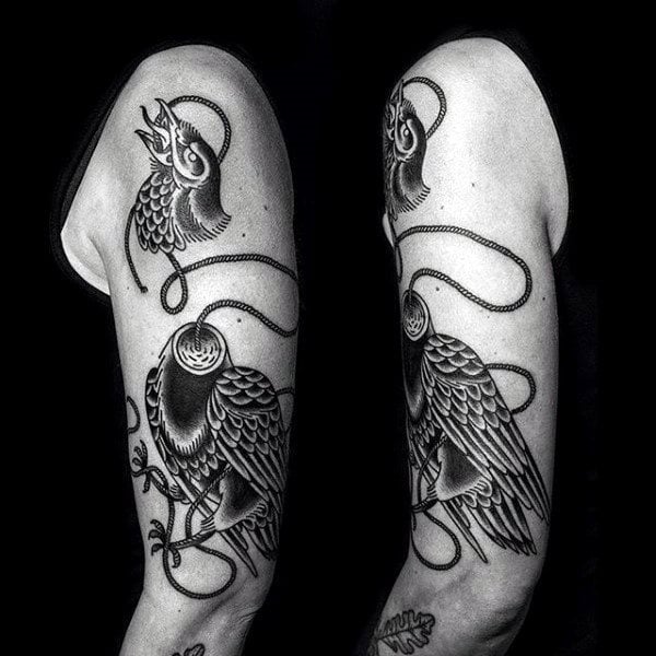 tatuaje cuervo negro para hombre 27