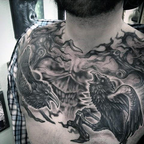 tatuaje cuervo negro para hombre 40