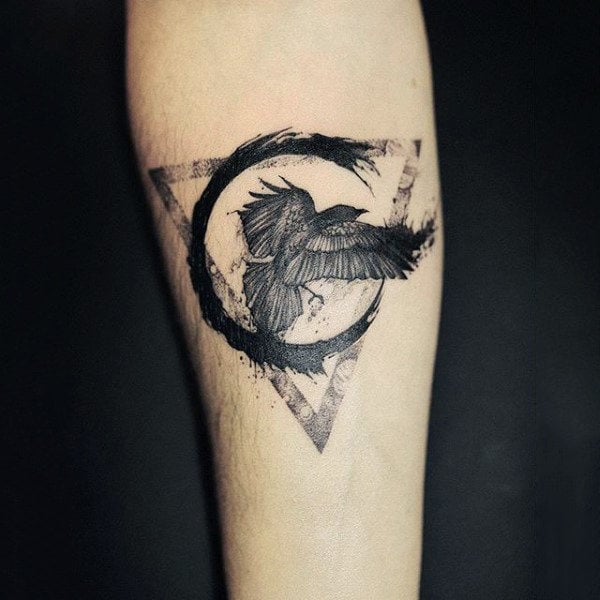 tatuaje cuervo negro para hombre 57