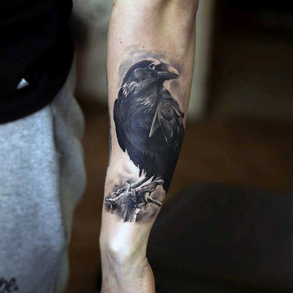 tatuaje cuervo negro para hombre 93