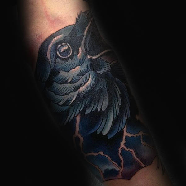 tatuaje cuervo para hombre 04