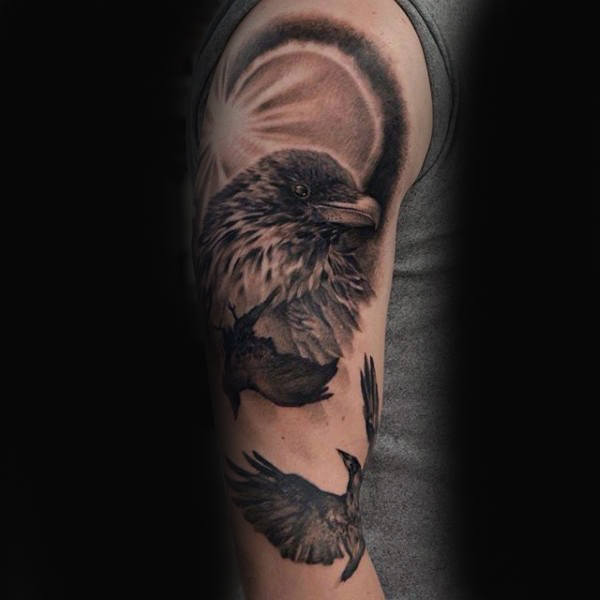 tatuaje cuervo para hombre 15