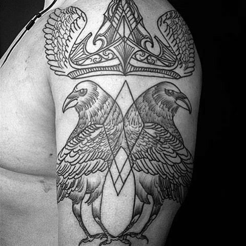 tatuaje cuervo para hombre 25
