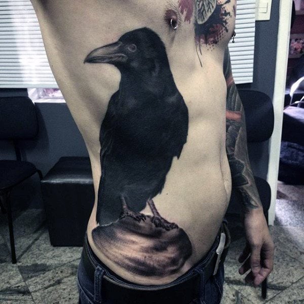 tatuaje cuervo para hombre 31