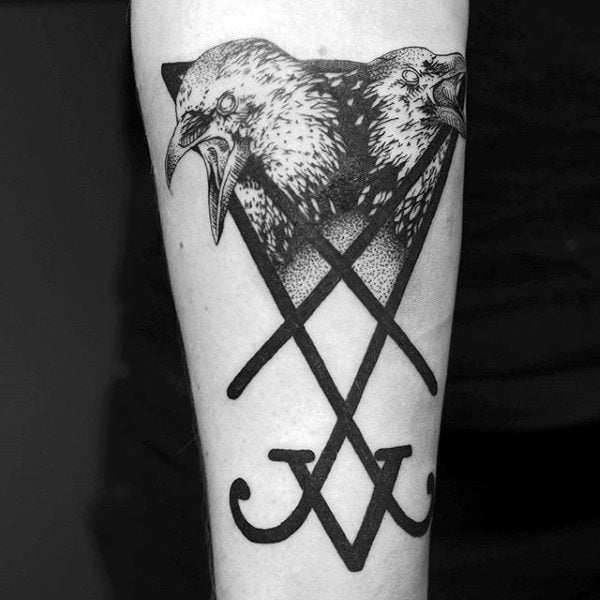 tatuaje cuervo para hombre 32