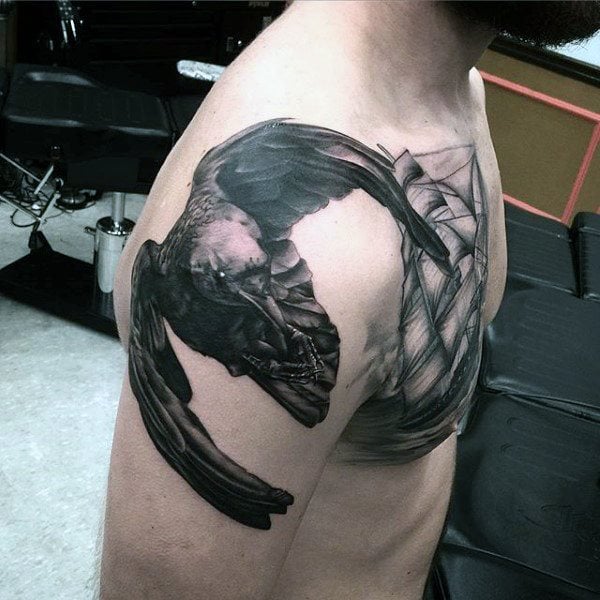 tatuaje cuervo para hombre 47