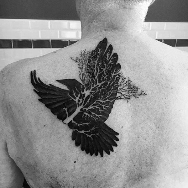 tatuaje cuervo para hombre 52