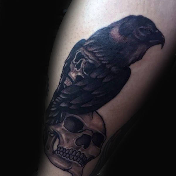 tatuaje cuervo para hombre 73