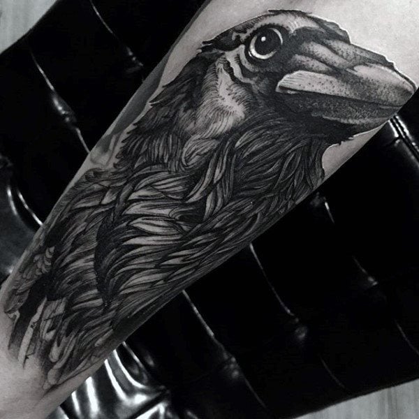 tatuaje cuervo para hombre 84