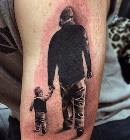 tatuaje de familia para hombre 62