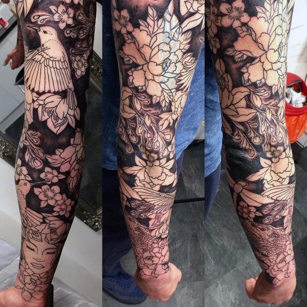 tatuaje flores del cerezo japonesas para hombre 05