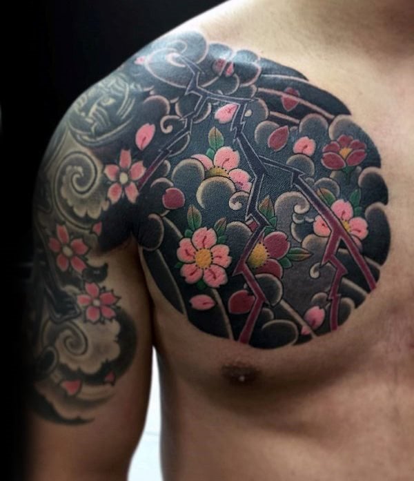 tatuaje flores del cerezo japonesas para hombre 28