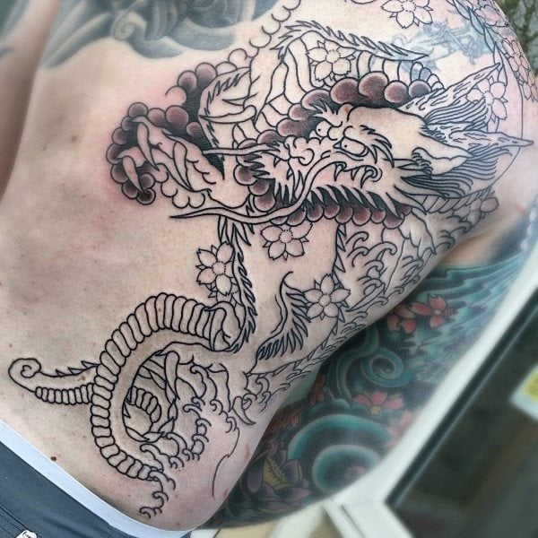 tatuaje flores del cerezo japonesas para hombre 37
