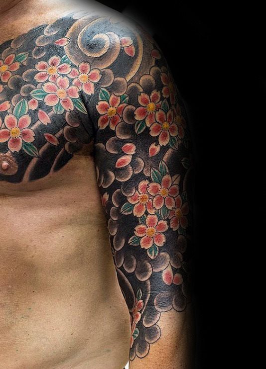 tatuaje flores del cerezo japonesas para hombre 93