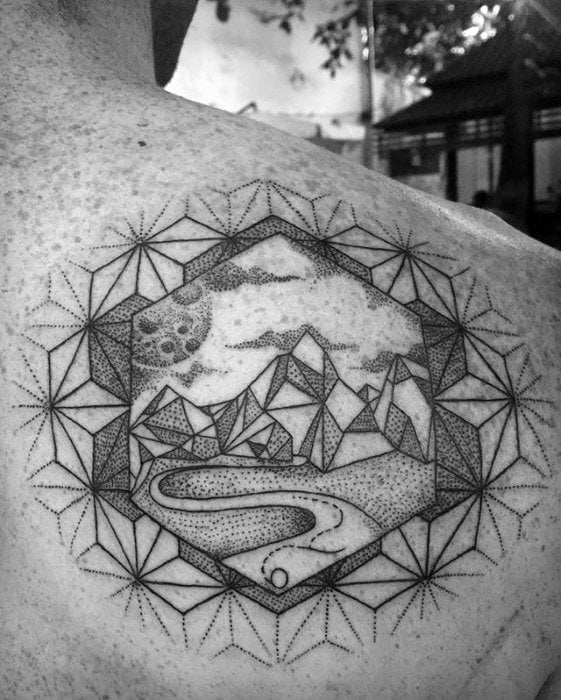 tatuaje geometrico montana para hombre 39