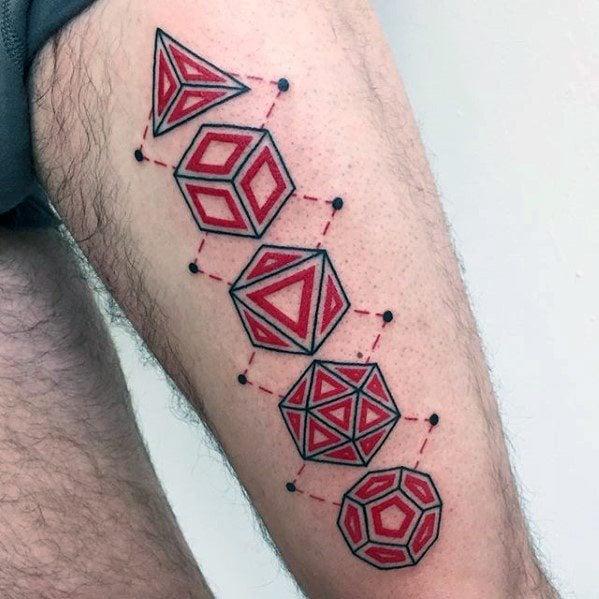 tatuaje geometrico simple para hombre 32