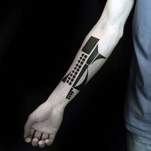 tatuaje geometrico simple para hombre 33