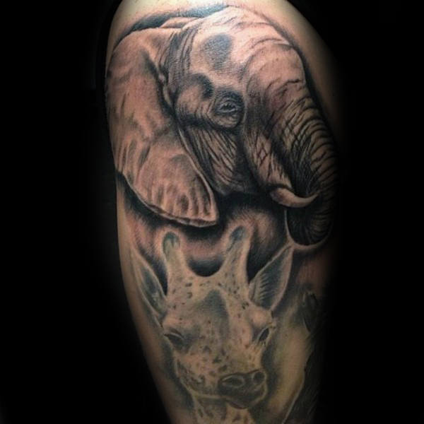 tatuaje jirafa para hombre 07