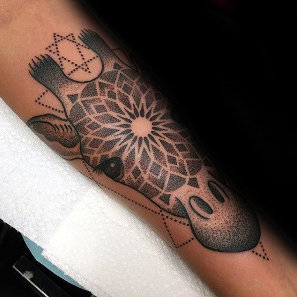 tatuaje jirafa para hombre 17