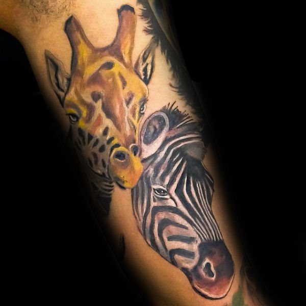 tatuaje jirafa para hombre 32