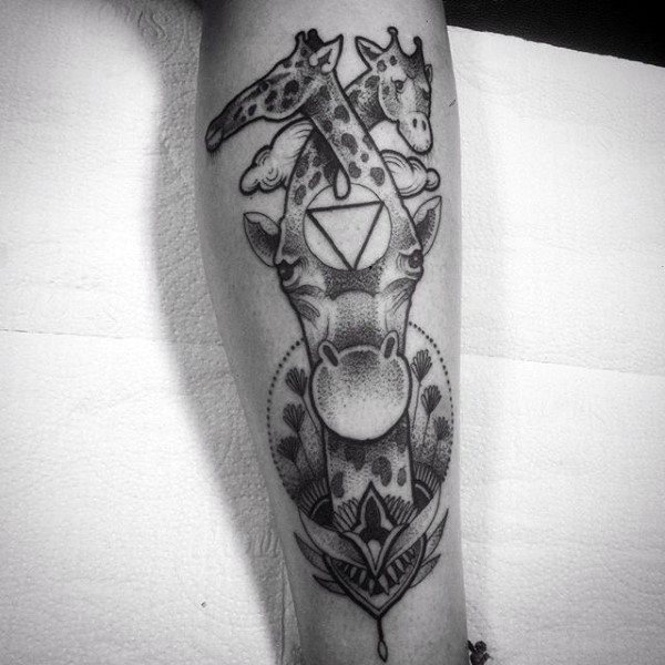 tatuaje jirafa para hombre 37
