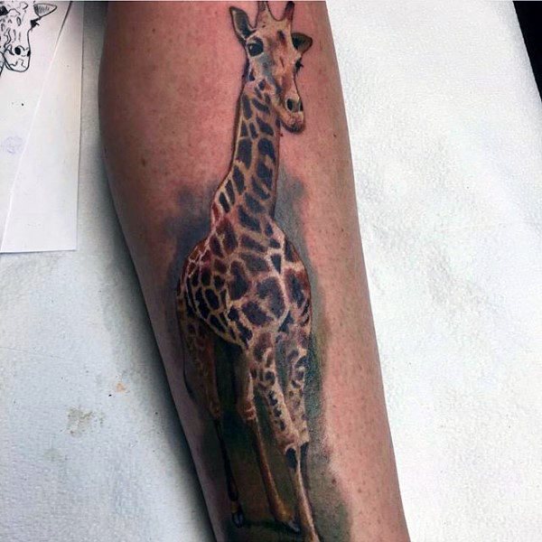 tatuaje jirafa para hombre 43