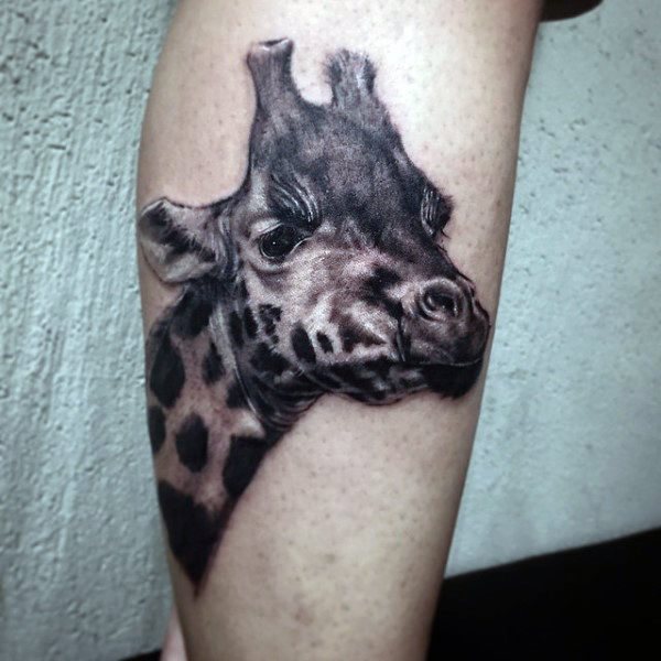 tatuaje jirafa para hombre 71