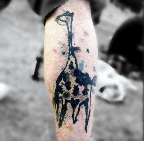 tatuaje jirafa para hombre 82