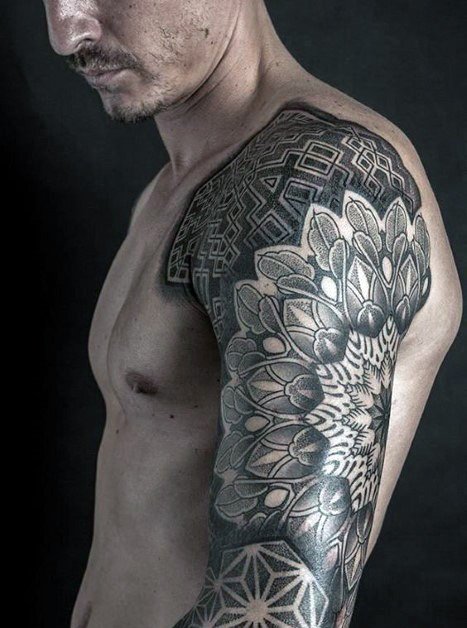 tatuaje mandala para hombre 14
