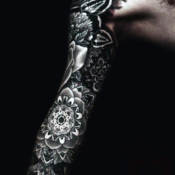 tatuaje mandala para hombre 15