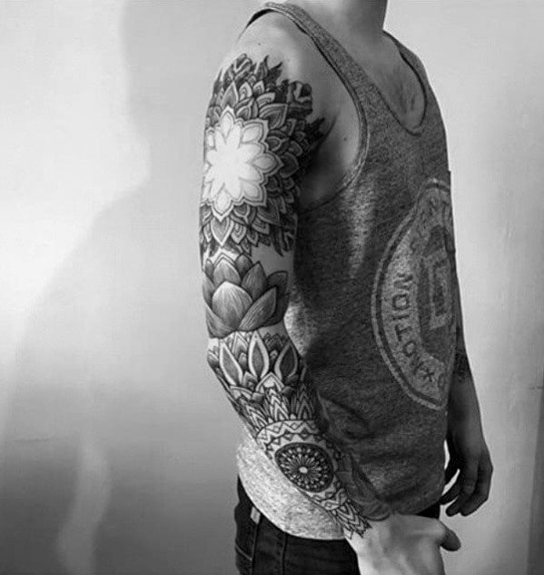 tatuaje mandala para hombre 61