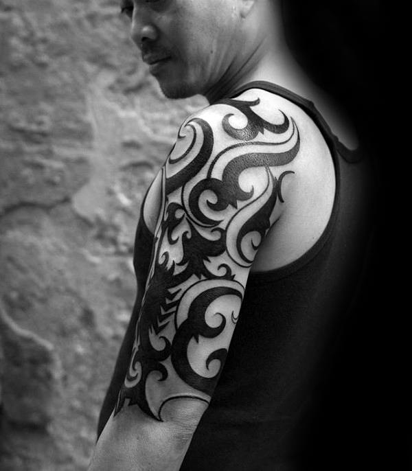 tatuaje media manga tribal para hombre 47