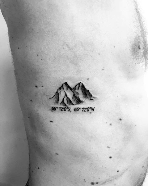 tatuaje minimalista montana para hombre 07