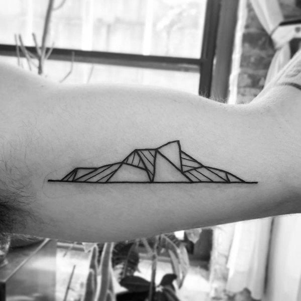 tatuaje minimalista montana para hombre 19