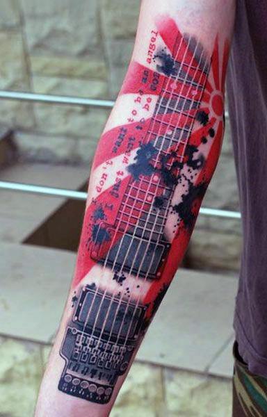 tatuaje rojo y negro para hombre 05