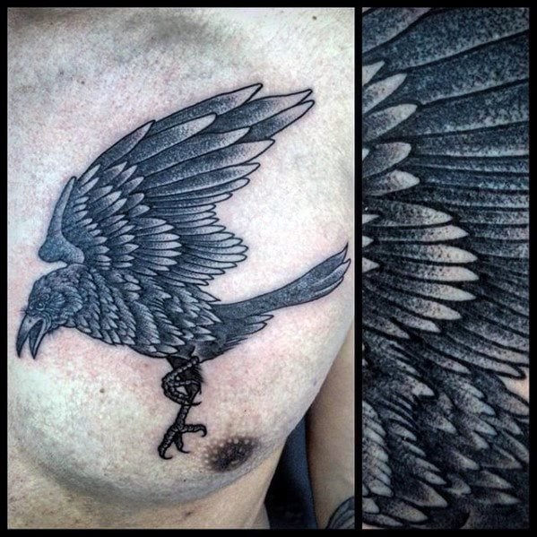 tatuaje tradicional cuervo para hombre 11