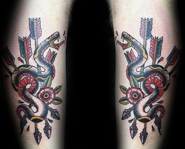 tatuaje tradicional flecha para hombre 02