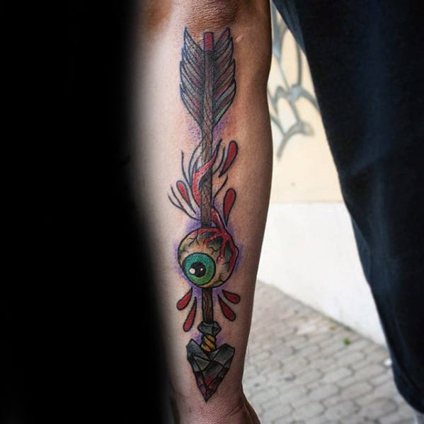 tatuaje tradicional flecha para hombre 24