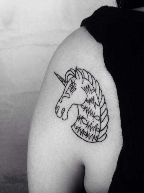 tatuaje unicornio 98