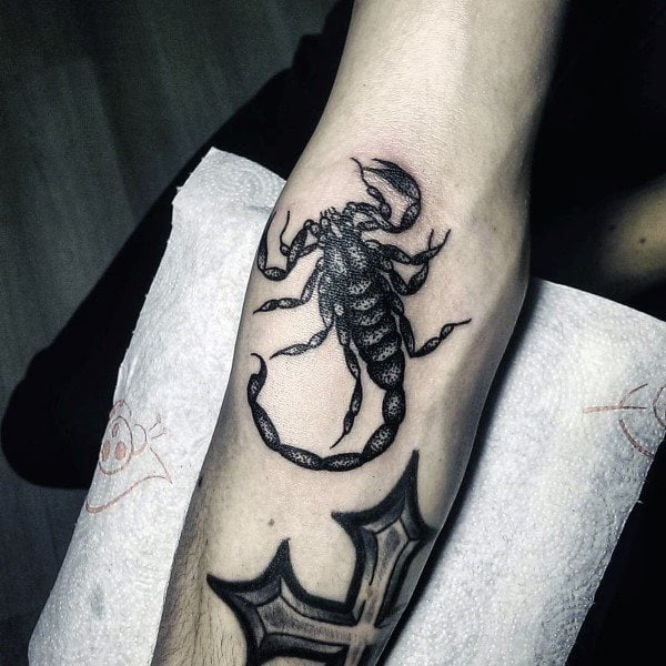 tatuaje escorpion 326