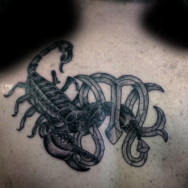tatuaje escorpion 65
