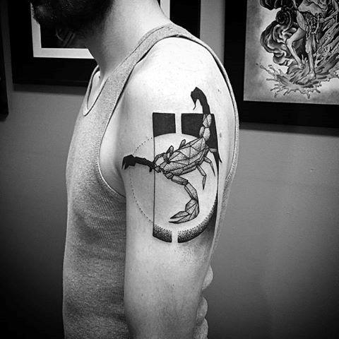 tatuaje escorpion 95