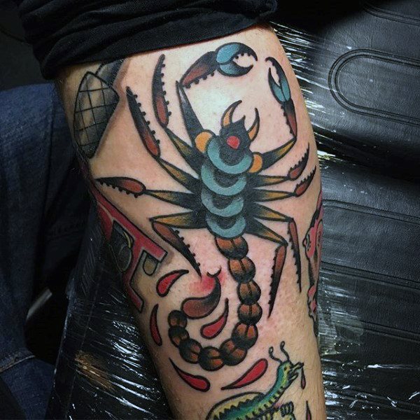 tatuaje escorpion 98