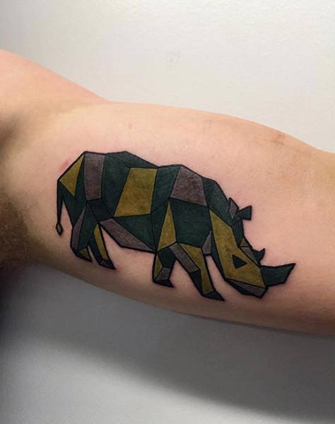 tatuaje rinoceronte 77