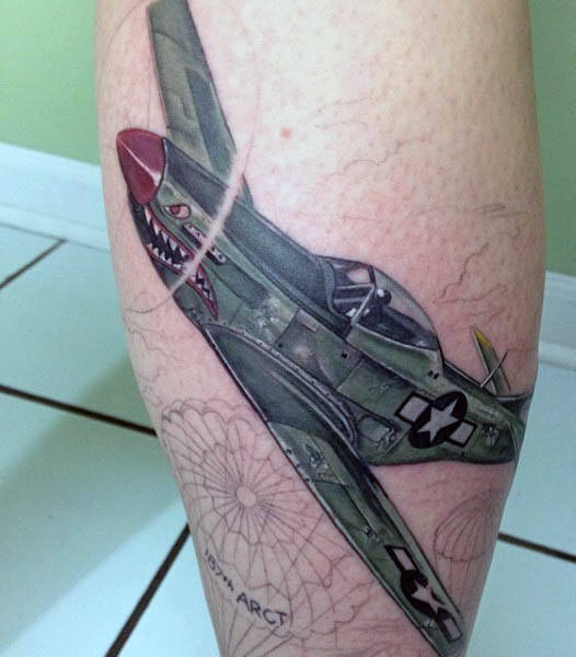 tatuaje avion 25