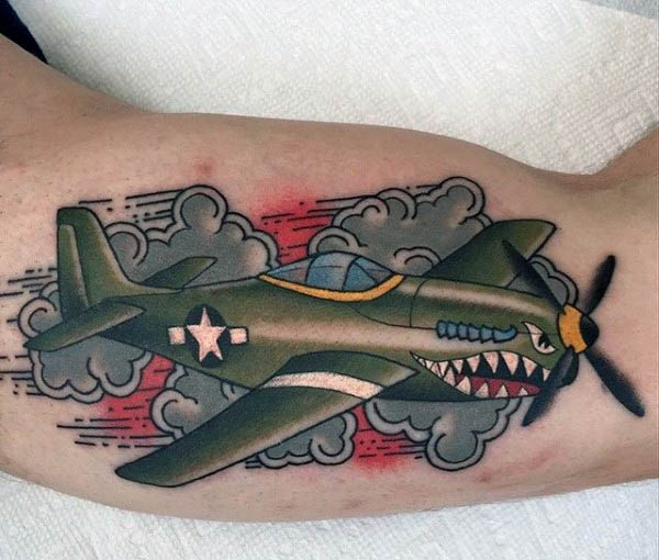 tatuaje avion 51