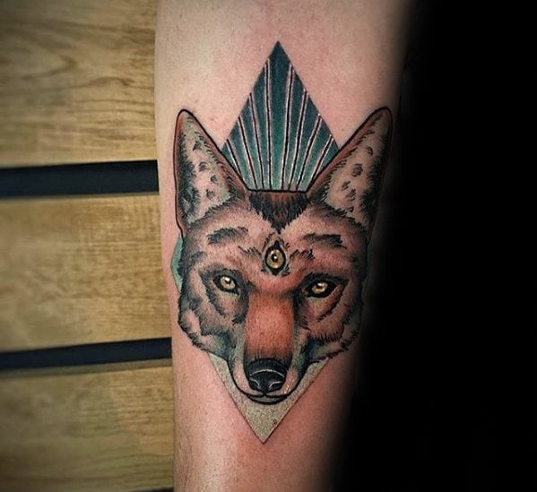 50 Tatuajes de coyotes (Con el significado)