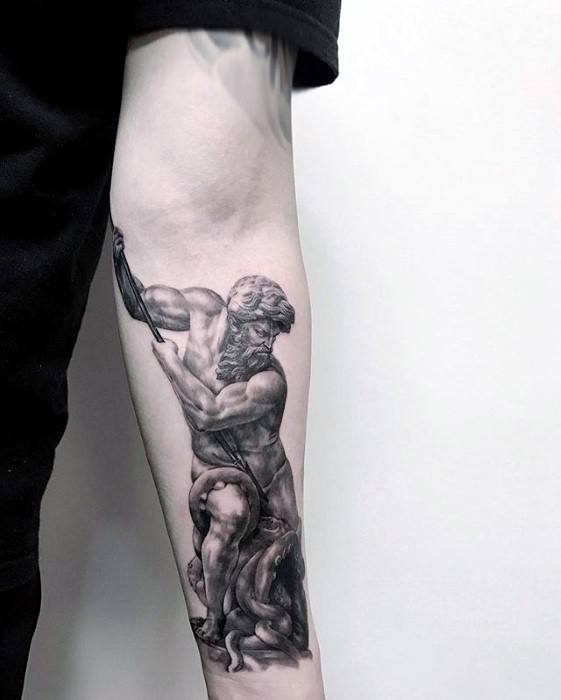tatuaje estatua romana107