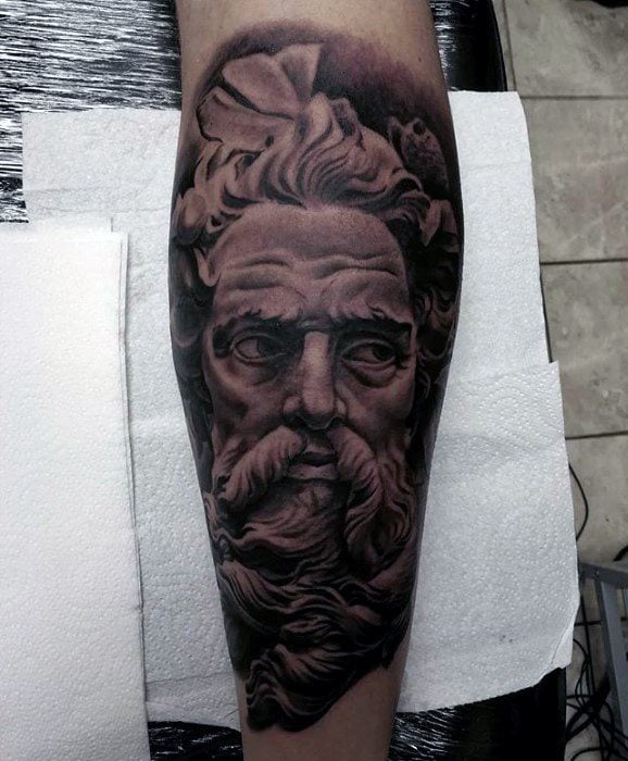 tatuaje estatua romana35